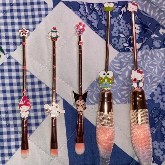 5 pc makeup brush set - hello kitty and friends - NWT - Picture 2 of 5